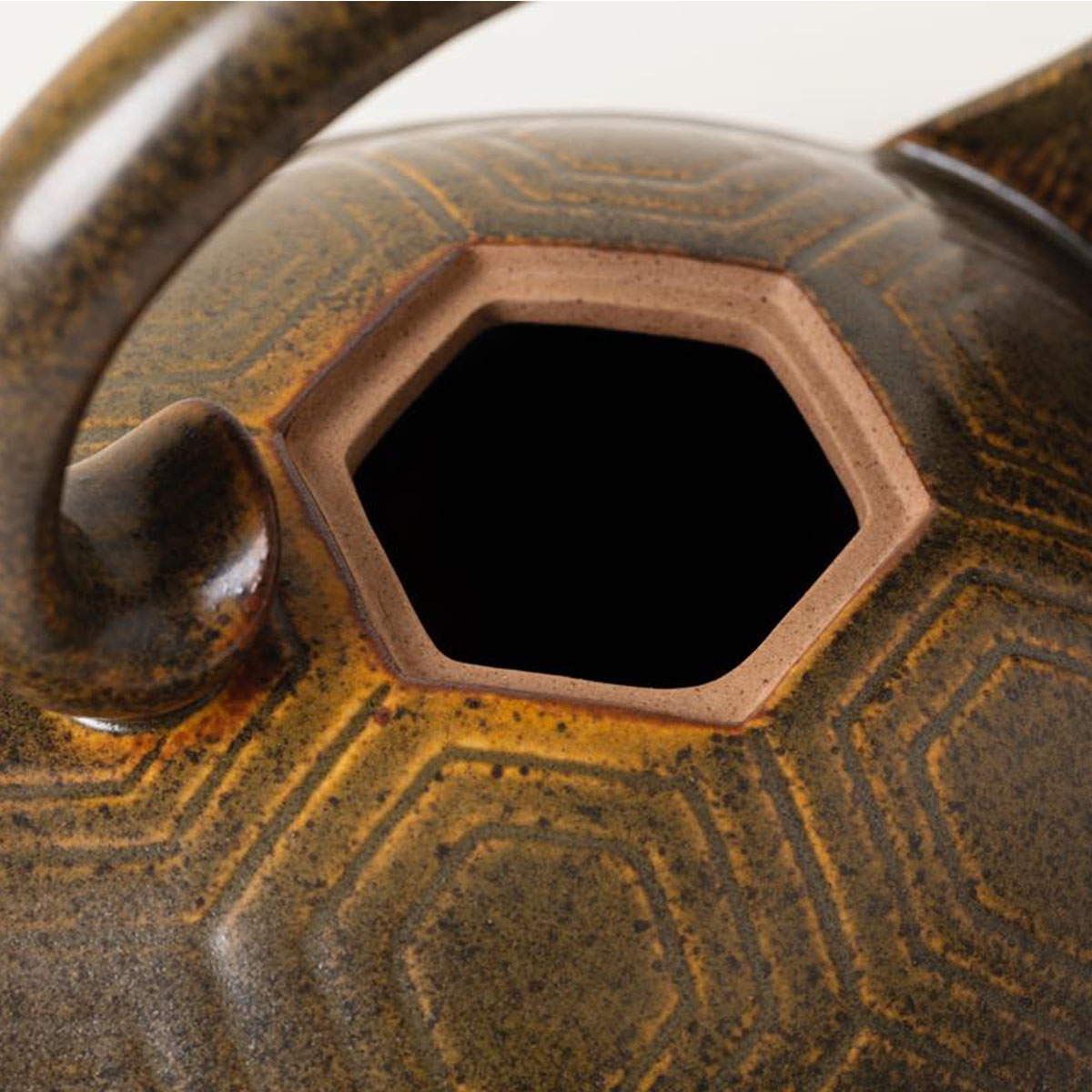 亀型酒器セット[カメガタシュキセット]｜沈壽官窯（ちんじゅかんがま