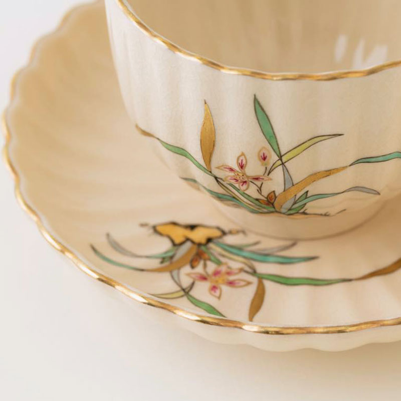 菊脚コーヒー碗皿（蘭）[キクアシコーヒーワンザラ（ラン）]｜沈壽官窯