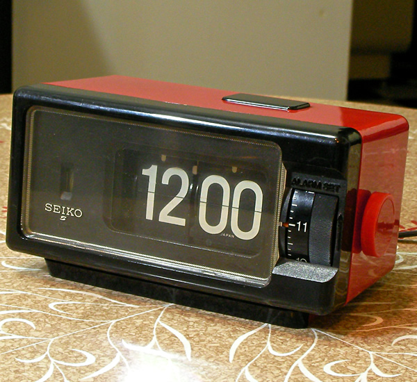 SEIKO パタパタ時計 昭和レトロ 極美品SEIKOパタパタ時計 赤黒DP690