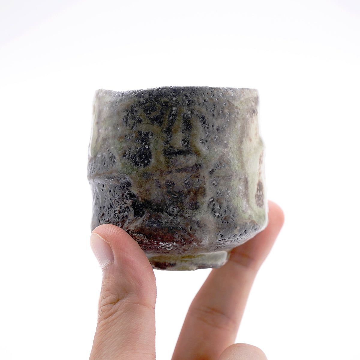 谷本洋 伊賀ぐい呑 TMYGN007P – 白白庵（PAKUPAKUAN）