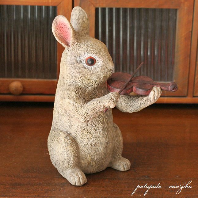 うさぎ の 音楽隊 バイオリン オブジェ アンティーク調 ウサギ 野