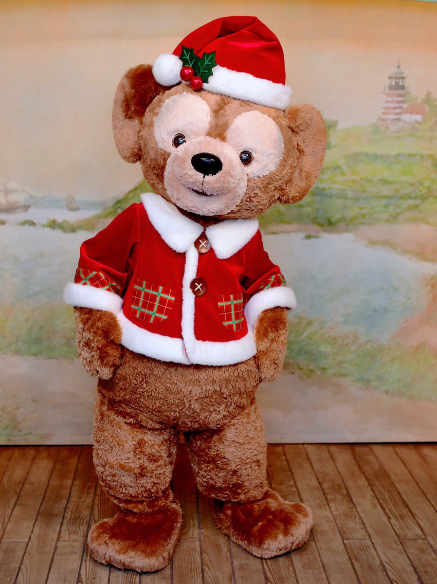 ダッフィーは2004年11月4日に東京ディズニーシーに初登場しました