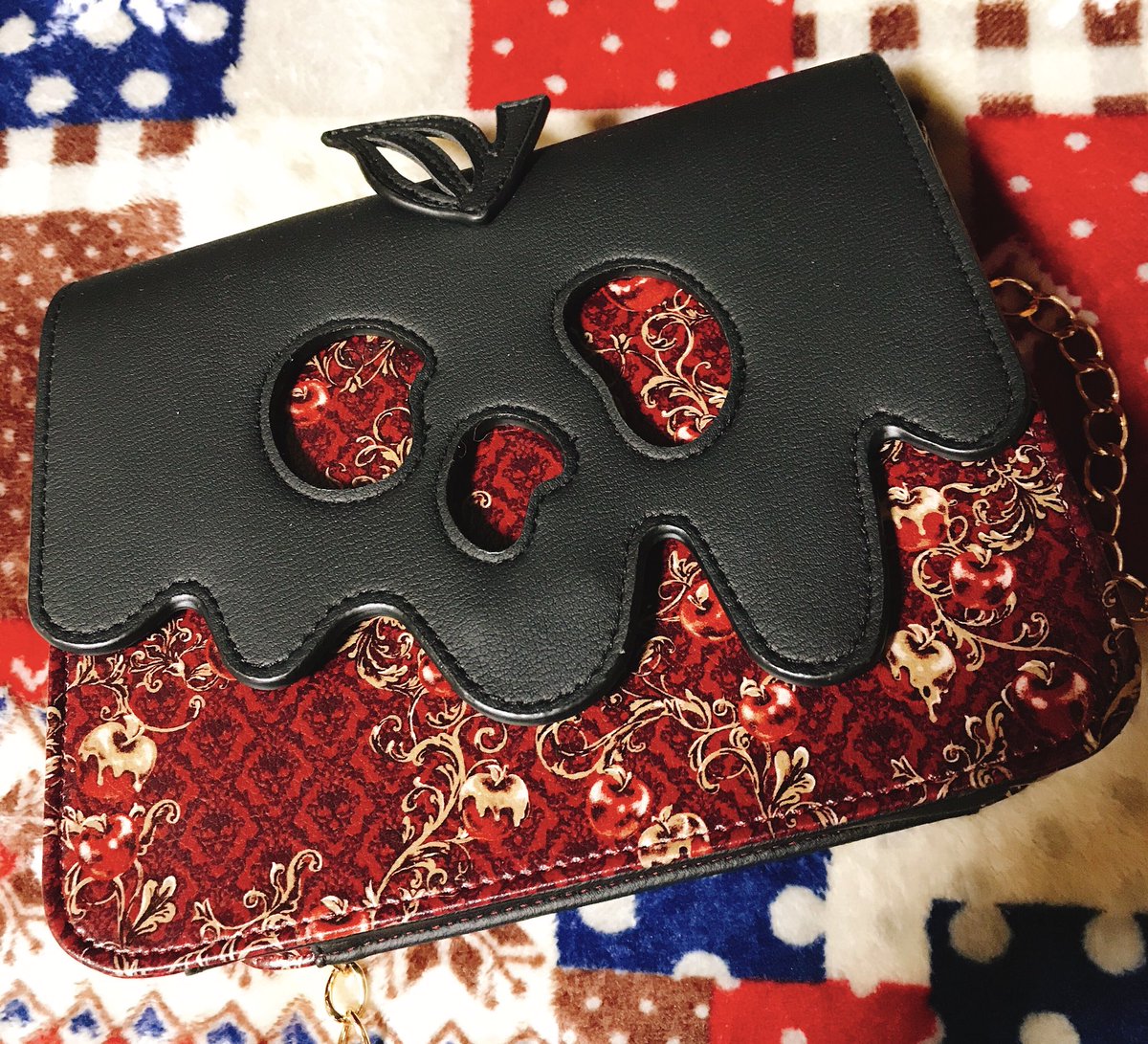 ディズニーストア 毒りんご リンゴ 白雪姫 ヴィランズ バッグ 毒林檎