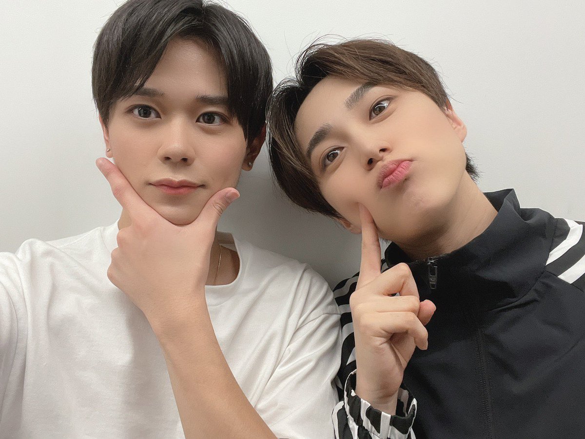 藤牧京介] こんばんは！京介です！ キリンってあまり鳴かないらしいん