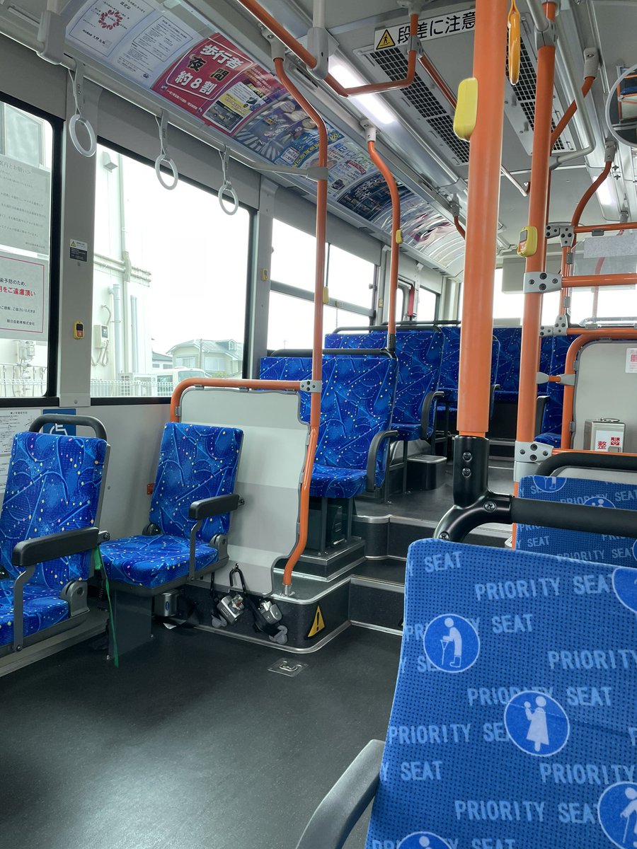 座席モケット、朝日バスは独自の柄(画像)だけど… 川越観光バスの現行J