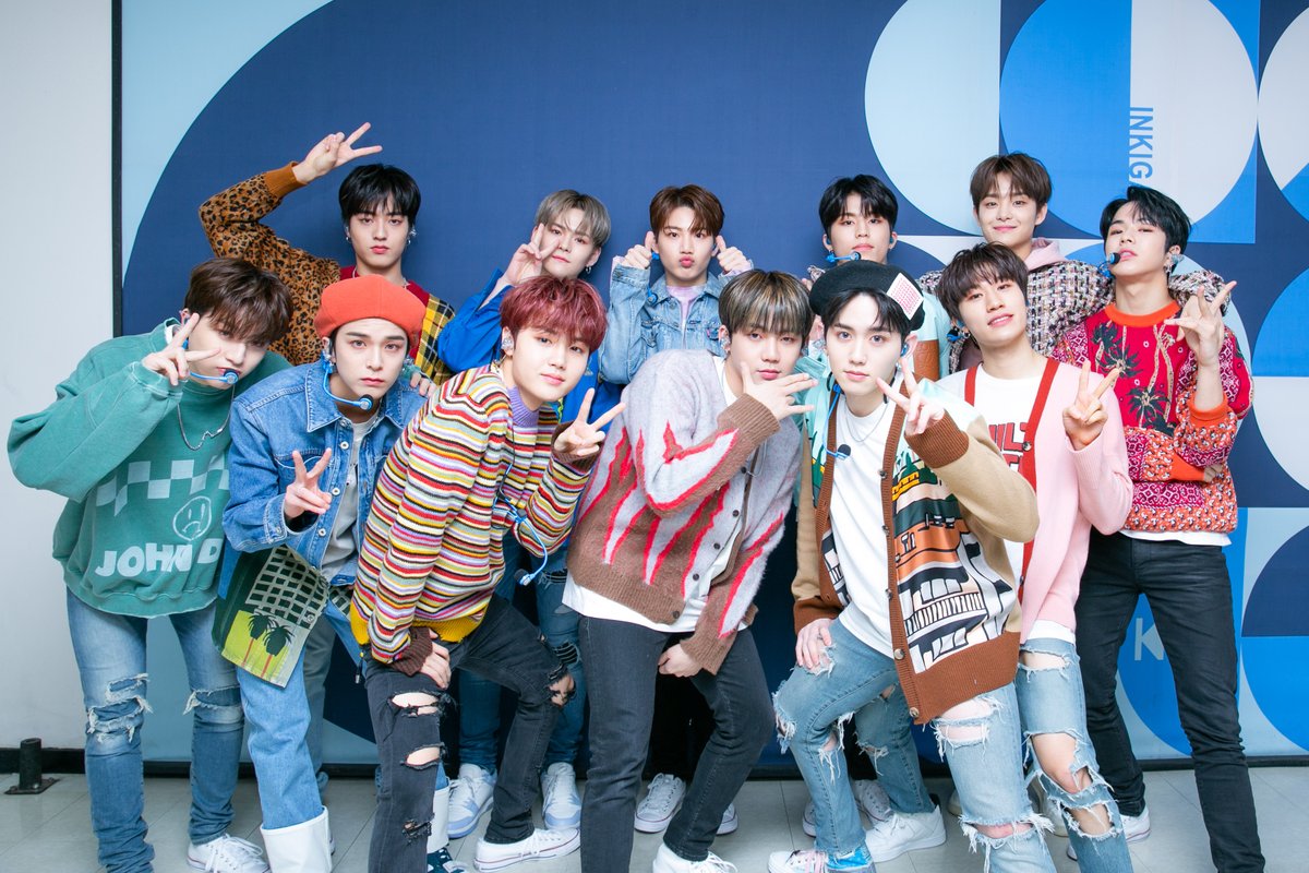 BTS 公式クラウドベリー CLOUDBERRY トレカ バッジテヒョン