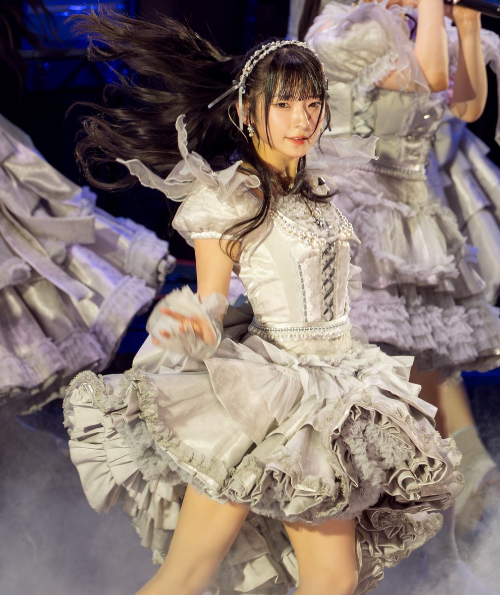 ノイミー 生写真 4周年衣装① 永田詩央里 チュウ 直筆 サイン入り