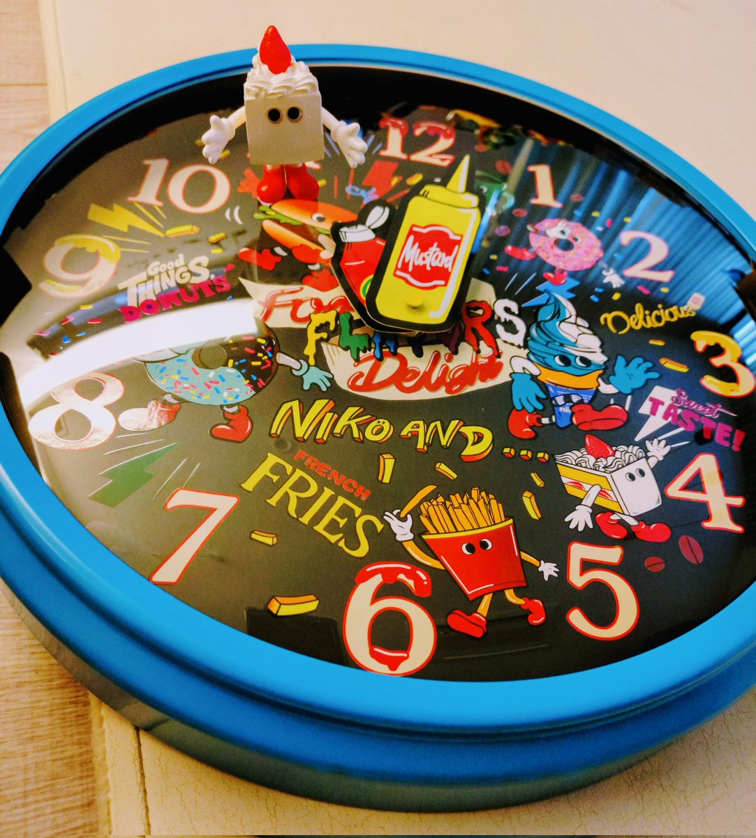 フレーバーズ、ニコアンドとコラボしてた。 時計可愛すぎて買っちゃった。