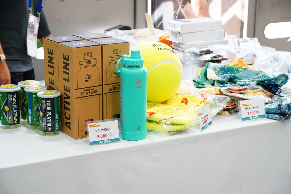 YONEX ツアープラチナム4球入×6缶。木下グループジャパンオープンロゴ