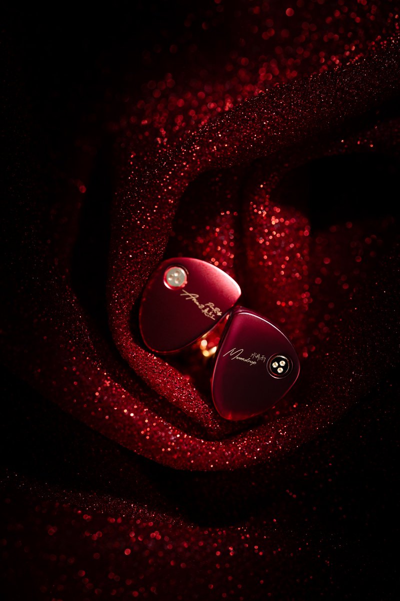 待望の Aria 2 真紅、まもなく発売 洗練された深みのあるレッドが、音