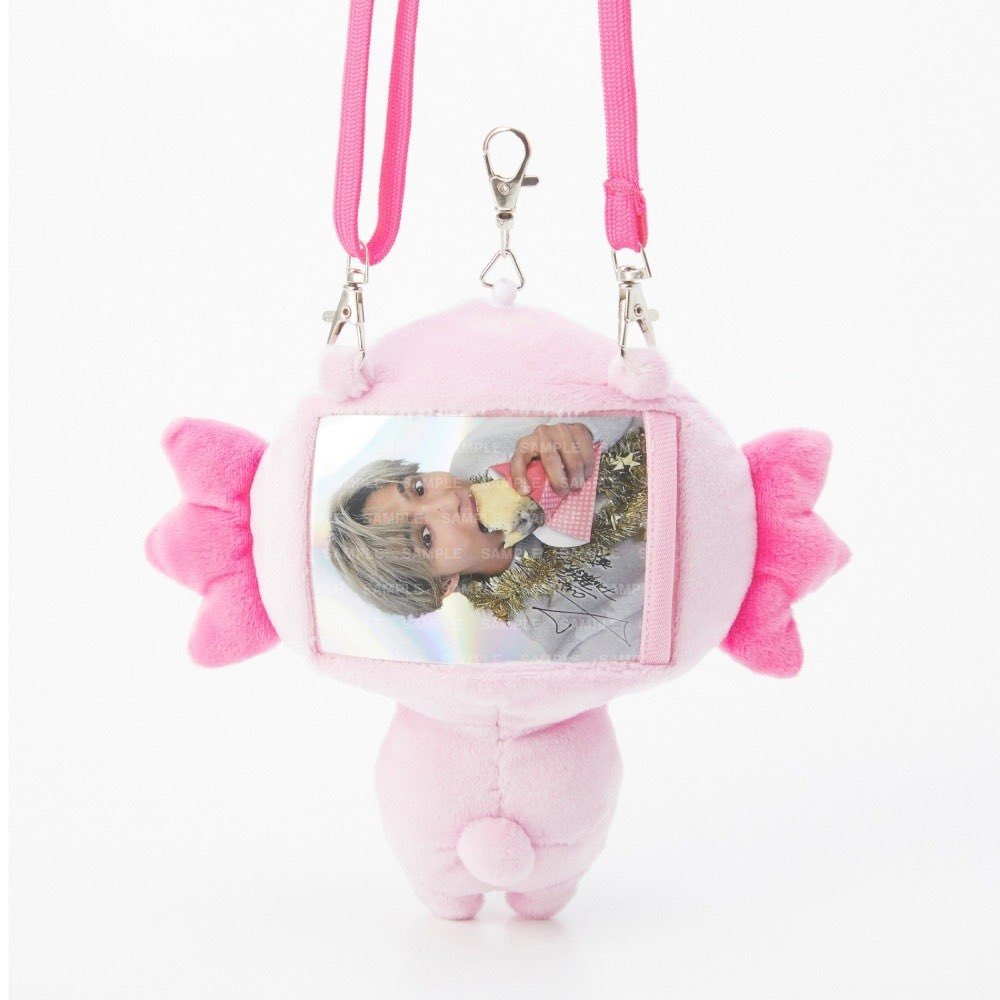 今回のメンプロは うぱごろうの2WAYパスケース🤍 ネックストラップを