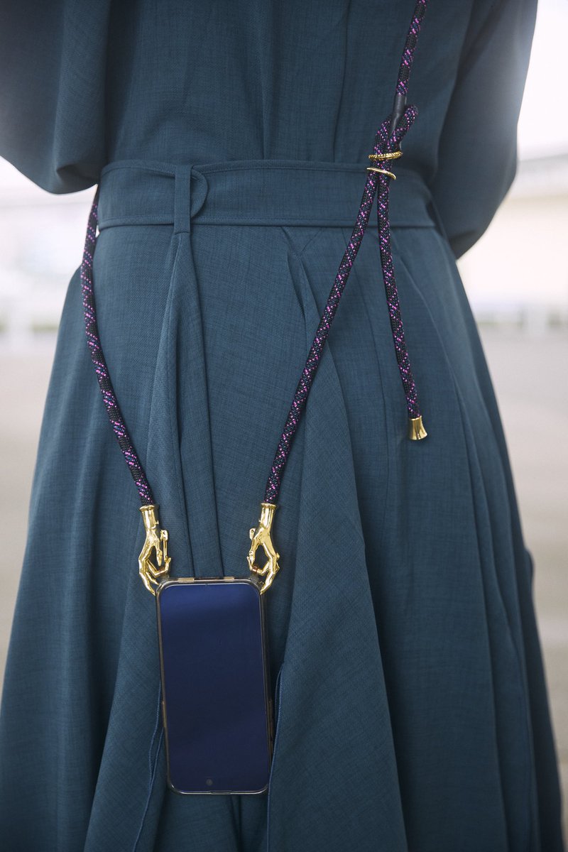 hazama 惹きずり込まれる運命のスマホストラップ