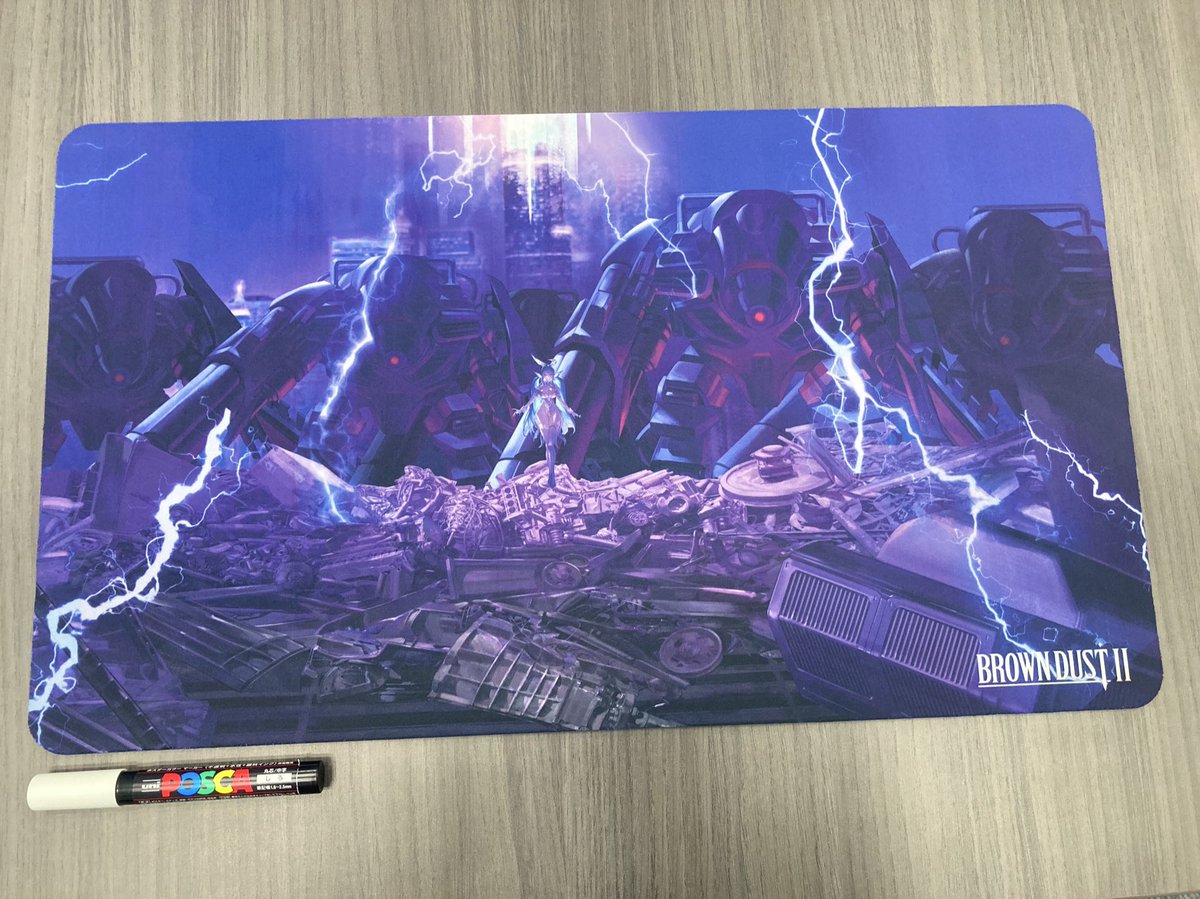 バニーたちのデスクマットがこちら🎉 期間中、オンラインストアにて