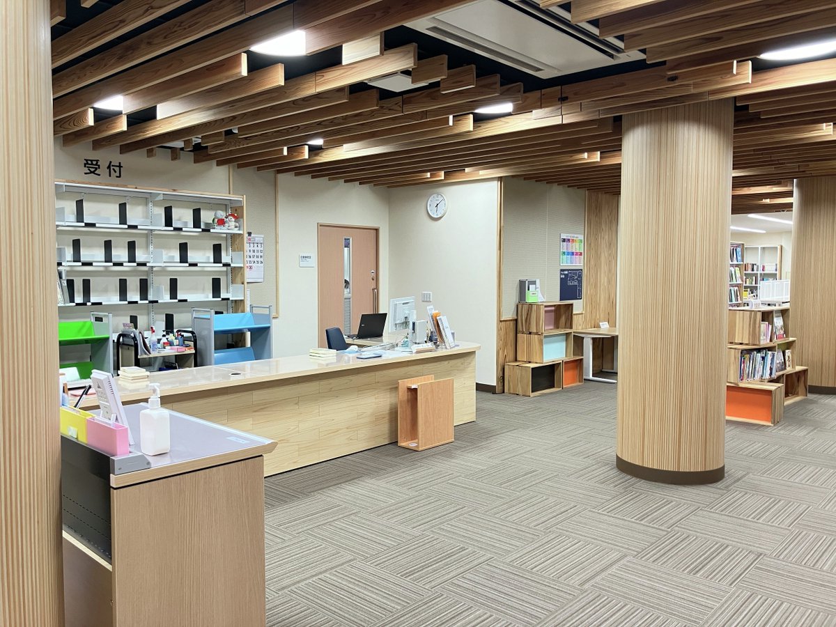 アトリエgg 秋の図書館