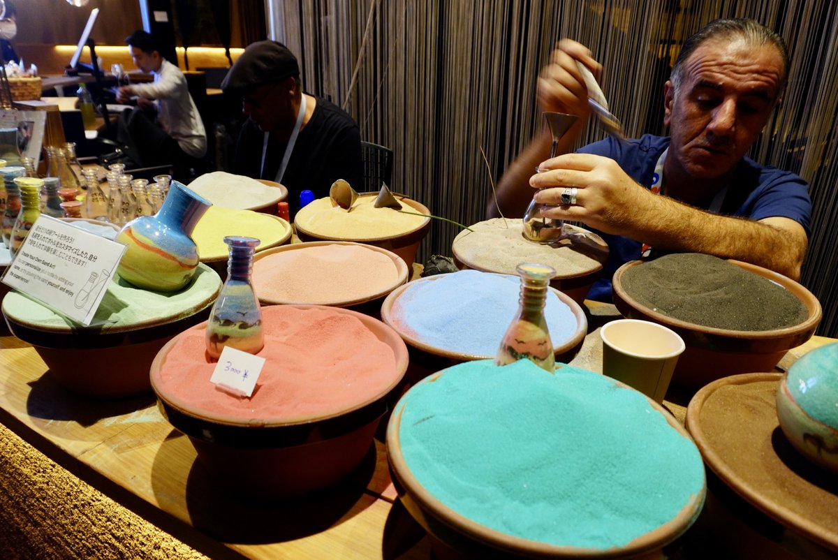 大阪・関西万博・ヨルダン館💠素足で砂漠の砂の上を歩ける体験型展示が