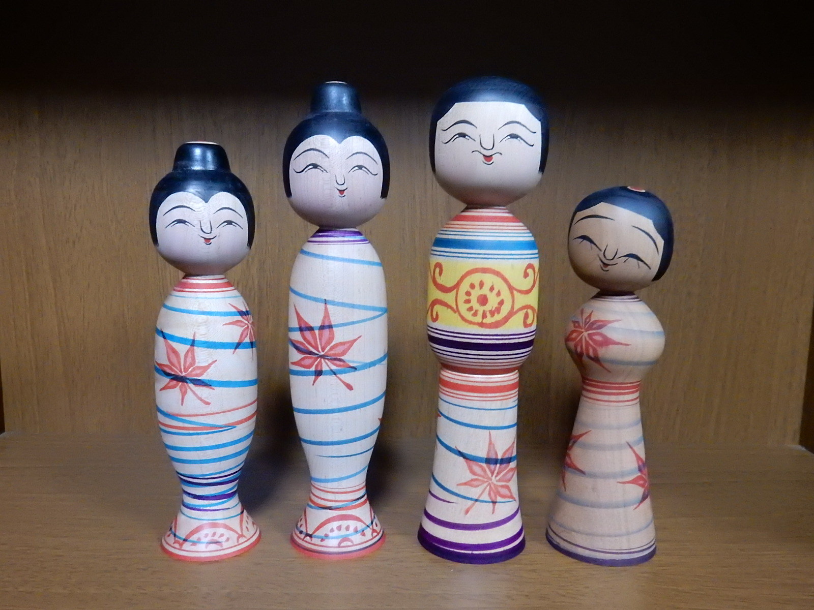 盛美津雄工人作のモミジこけし : こけしと手織りの小部屋