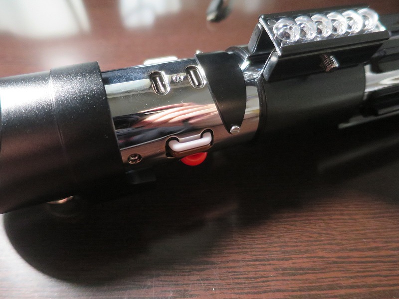 ダース・ベイダーのライトセーバー、デザインが違うって知ってる？