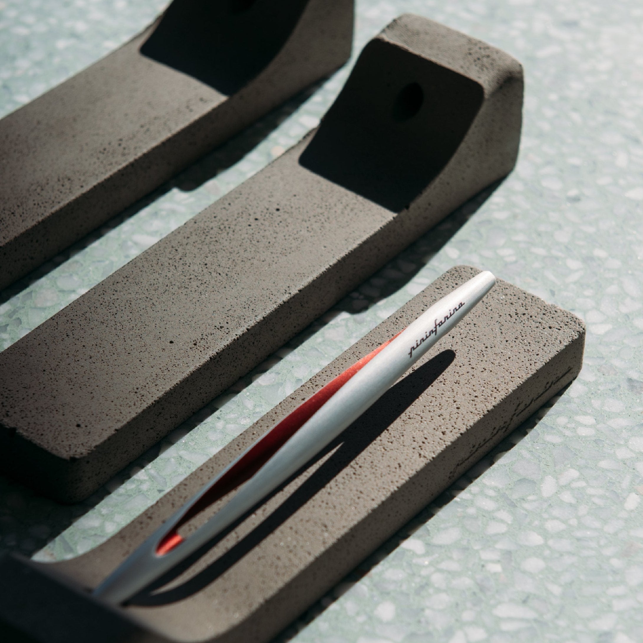 Aero Ethergraf® pen - Aerospace Aluminum in Blue & Red