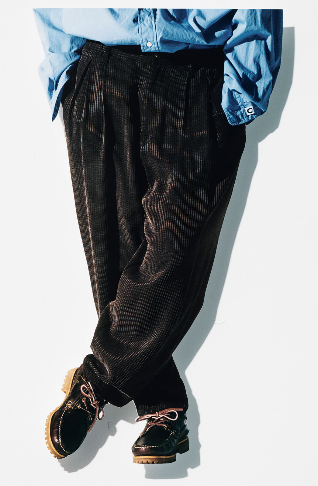 ジョルジオ アルマーニ〉、ワイドテーパード、2タックパンツ／文