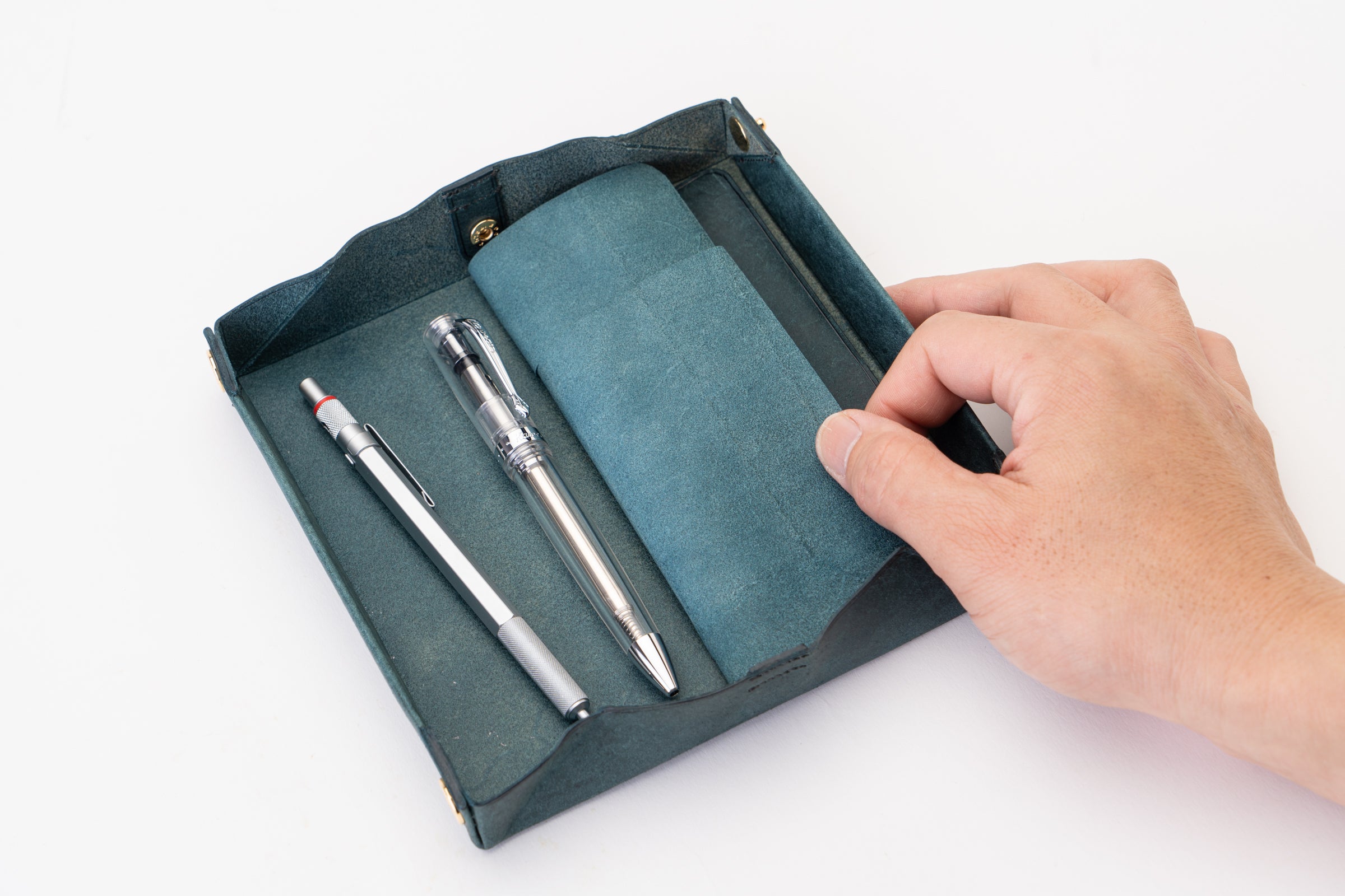 ペントレイにもなるペンケース dritto Pen roll L – PLOWS