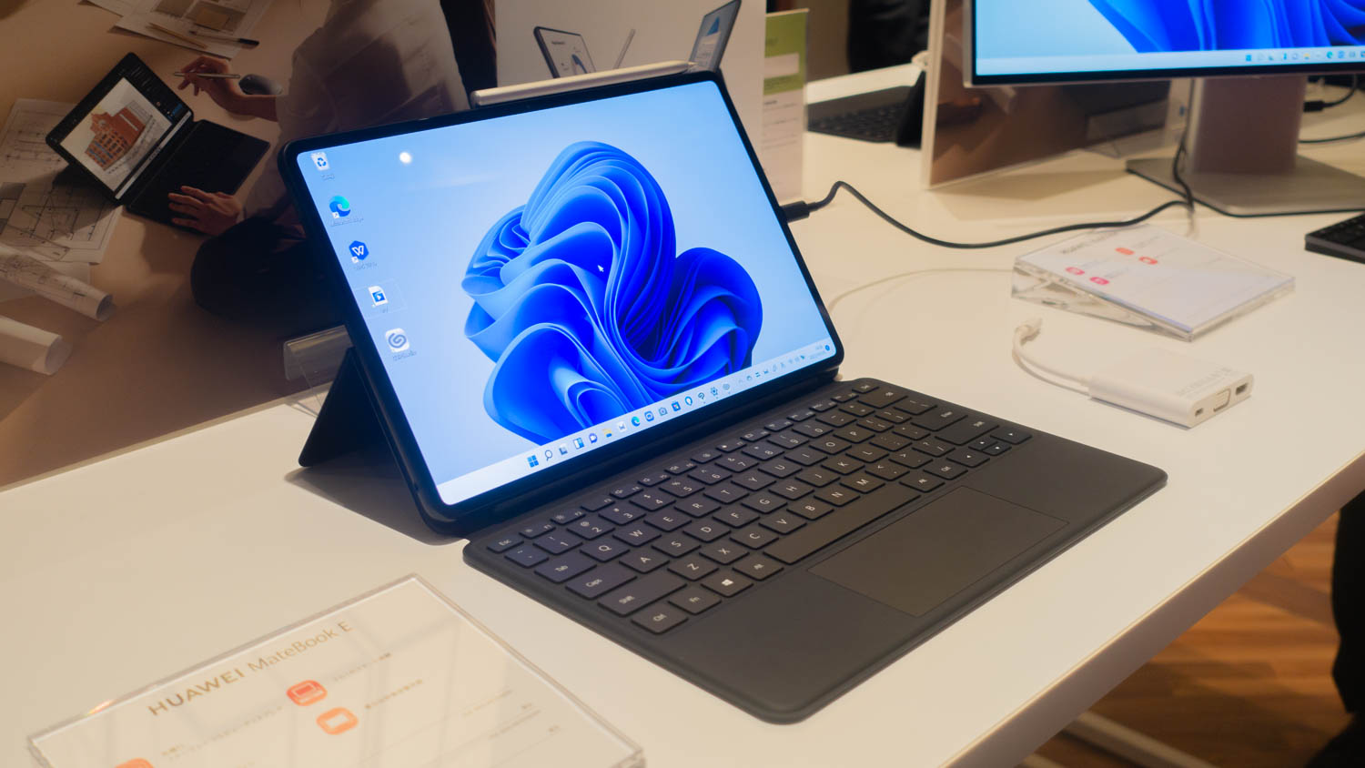 Huawei matebook e w38 専用キーボード付き HUAWEI MateBooK E