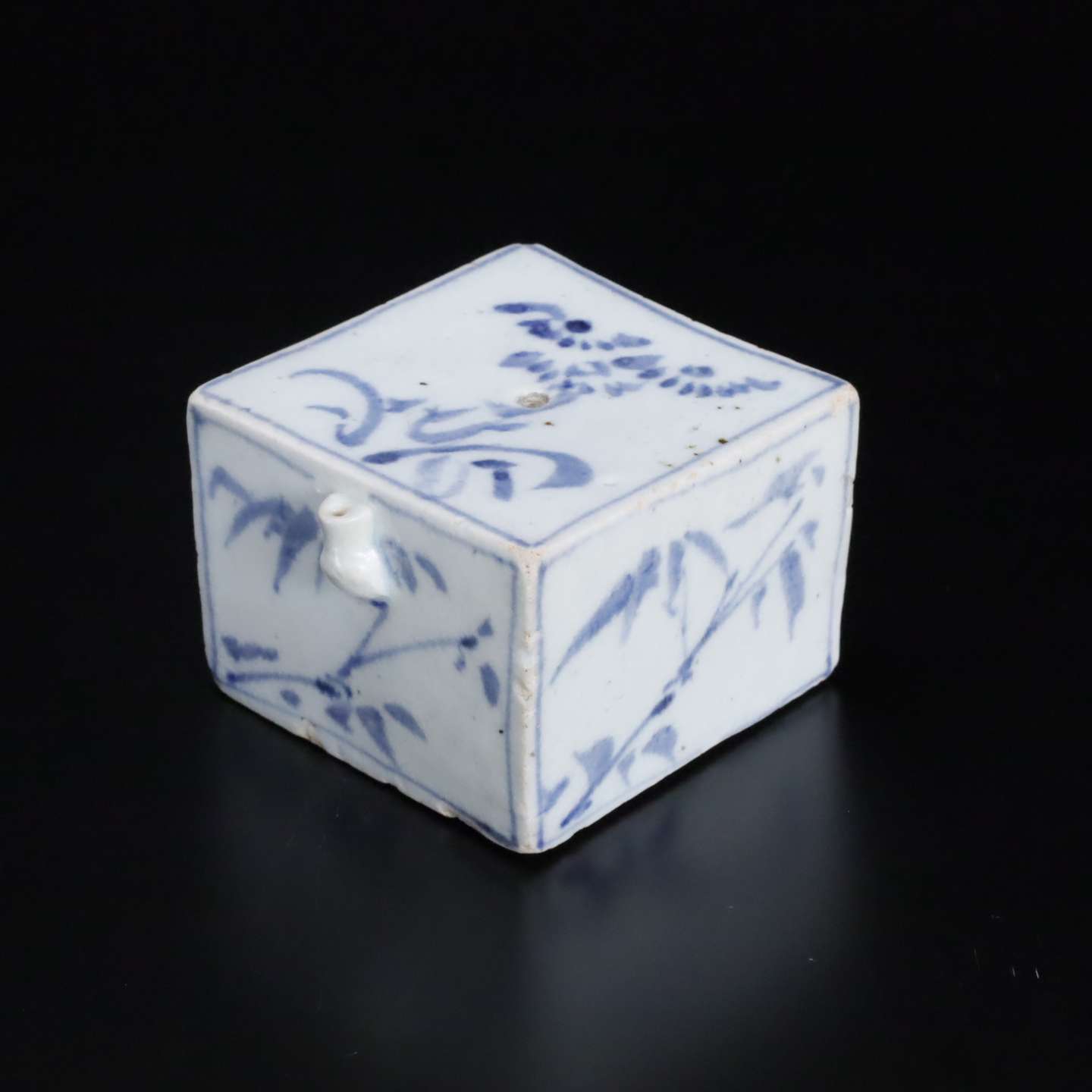 李朝 白磁染付面取算木文徳利 約12.5センチ 李朝 白磁面取瓶 徳利 木箱