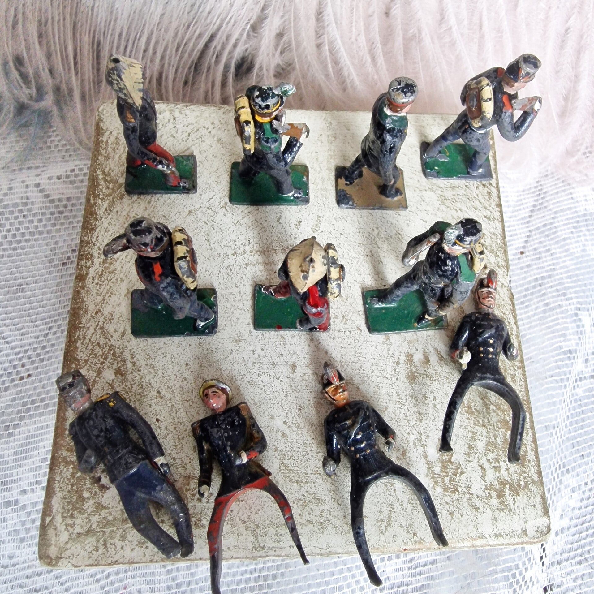 Batch of Antique French Lead Toy Soldiers | bridgetscabinet