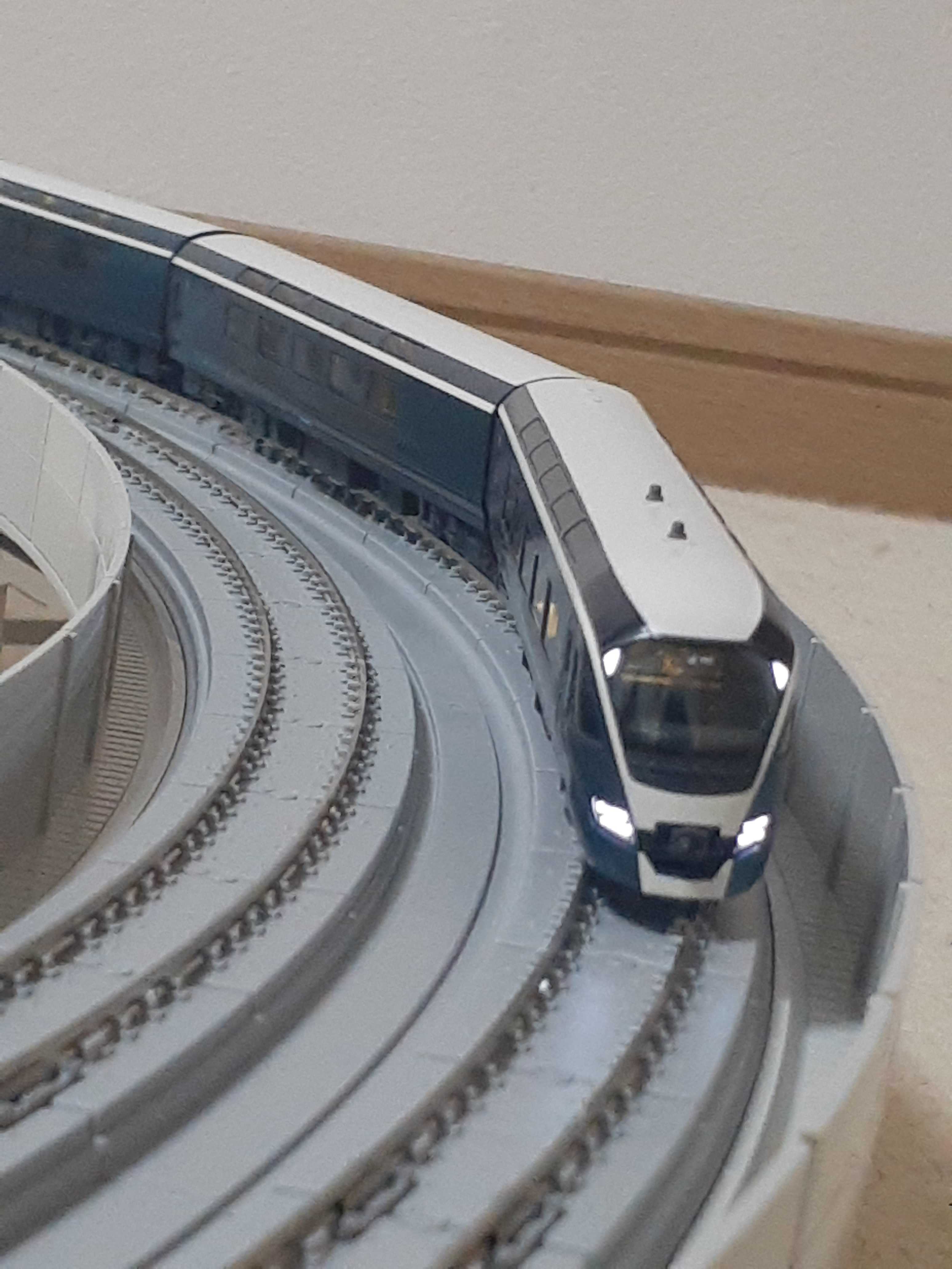 🟢Kato 10-1644 E261 RS1編成 サフィール踊り子 特別企画品 試運転