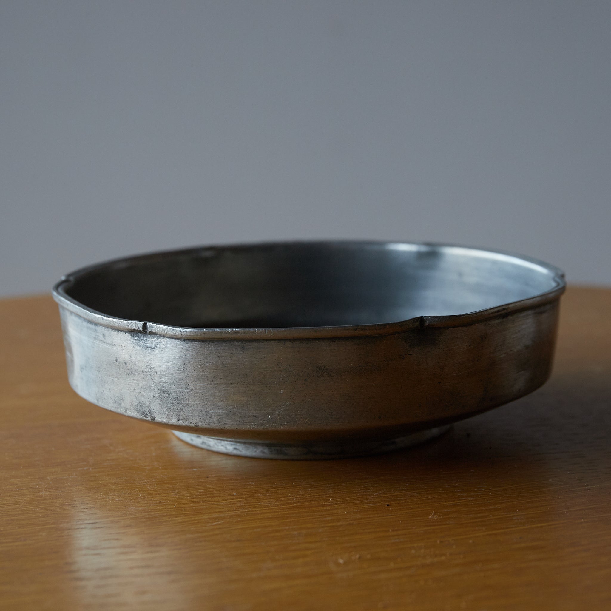 超絶技巧 金工師 在銘 純銀 火屋付 嘉光 造 青磁 輪線筒型 香炉 桐共箱