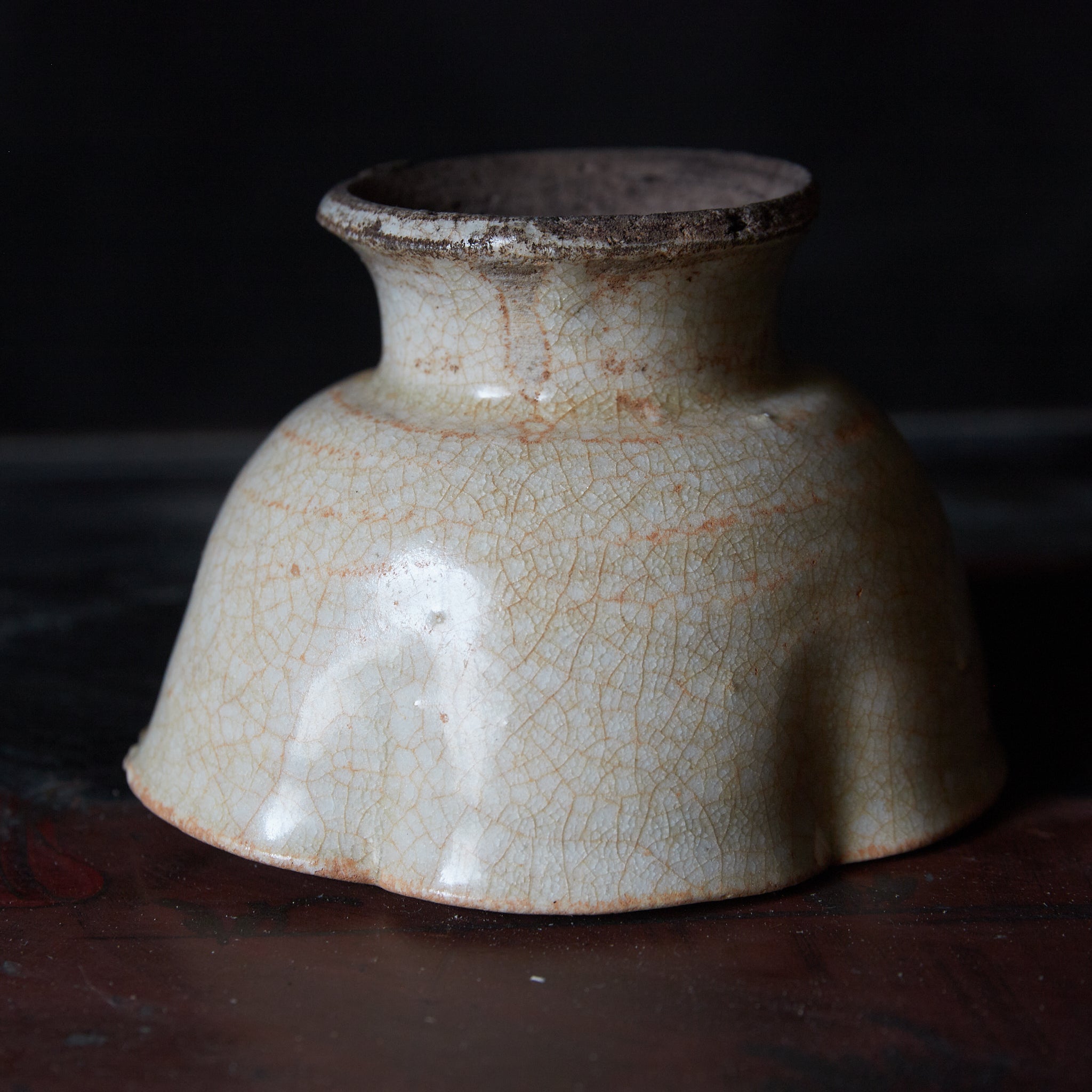 宋代 湖田窯 影青 青白磁花口杯（960–1279CE） | 入蘆花（ロカニイル）