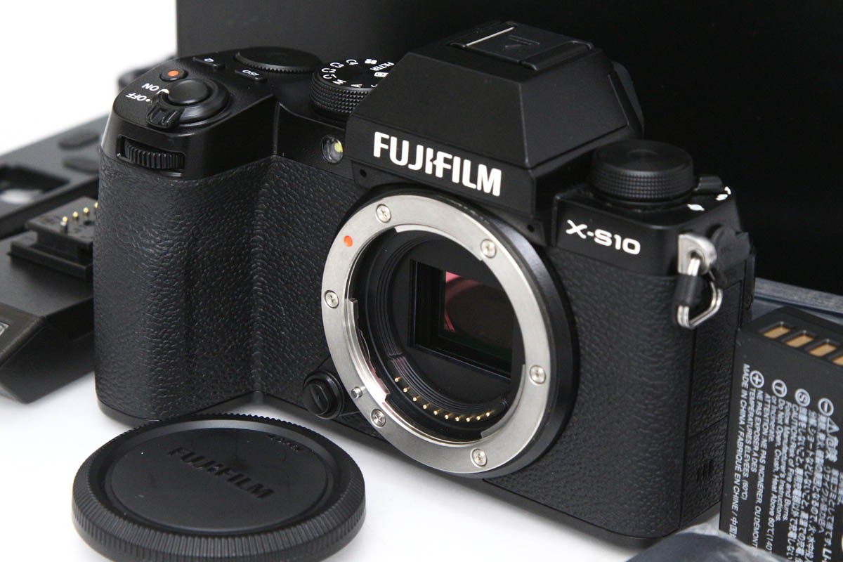 美品）FUJIFILM X-T10 シルバー ミラーレス一眼 Fujifilm X-T10 Silver