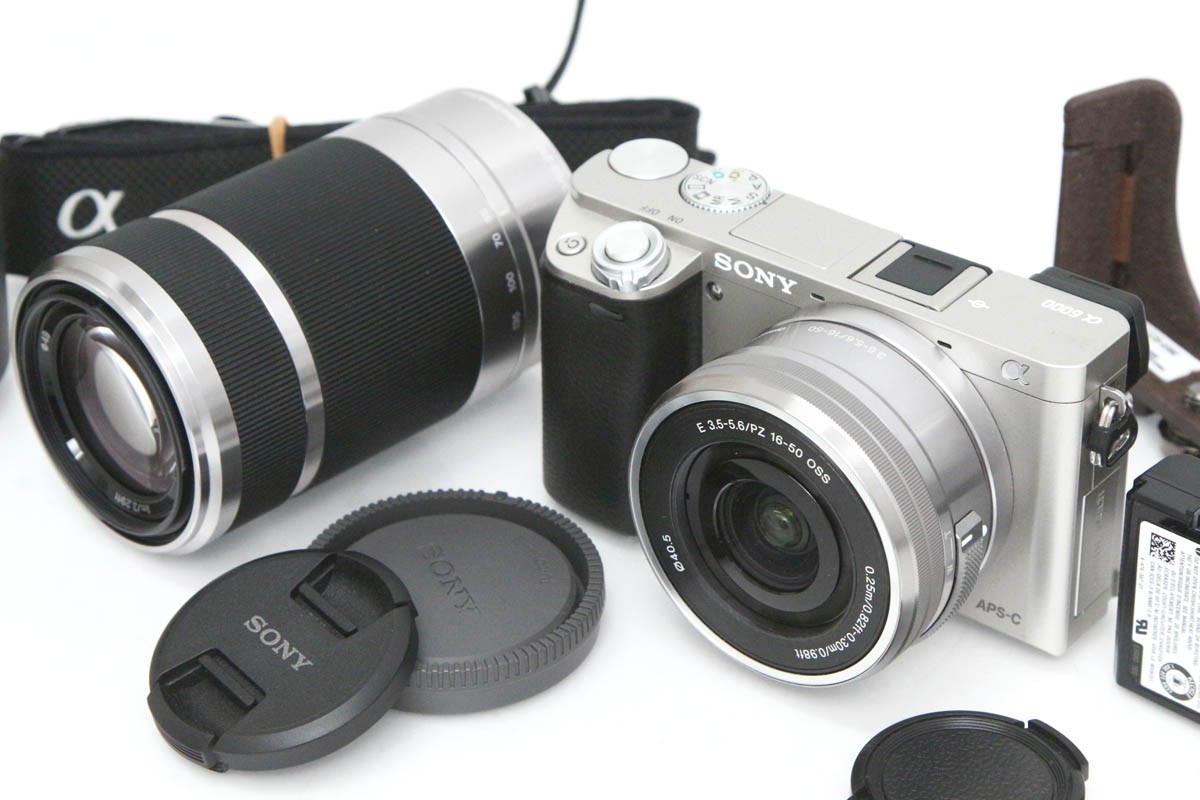 SONY α6000 ダブルレンズ 中古 美品Sony α6000 ダブルズームレンズキット