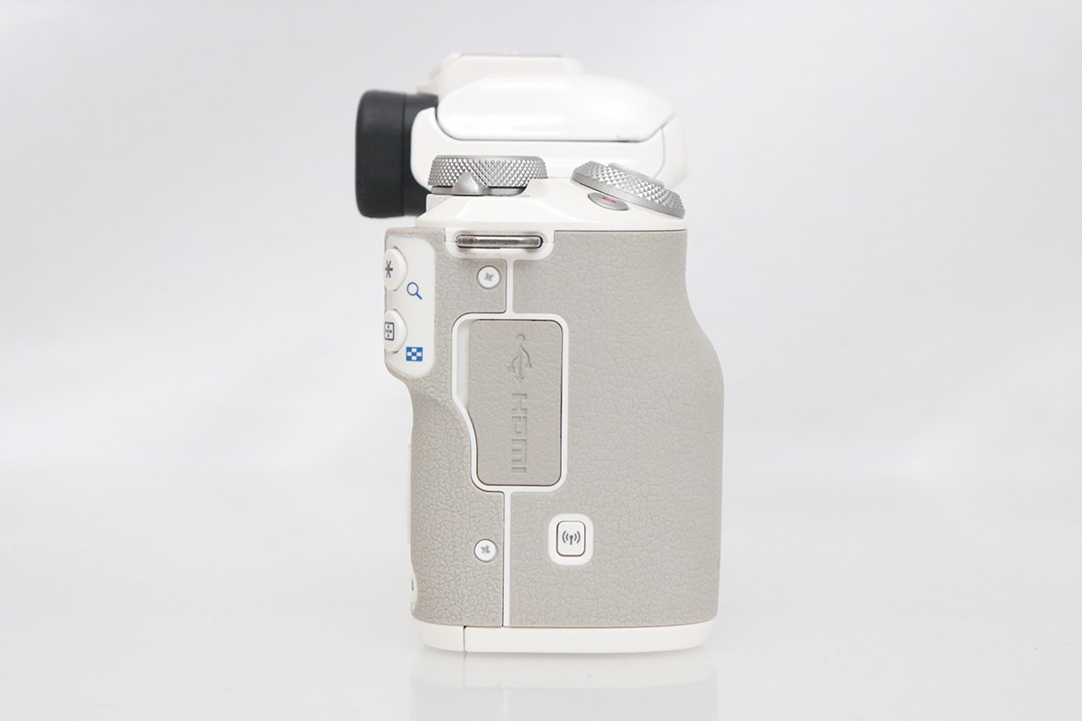 Canon (キヤノン) EOS Kiss M ボディ ホワイト」の商品検索結果