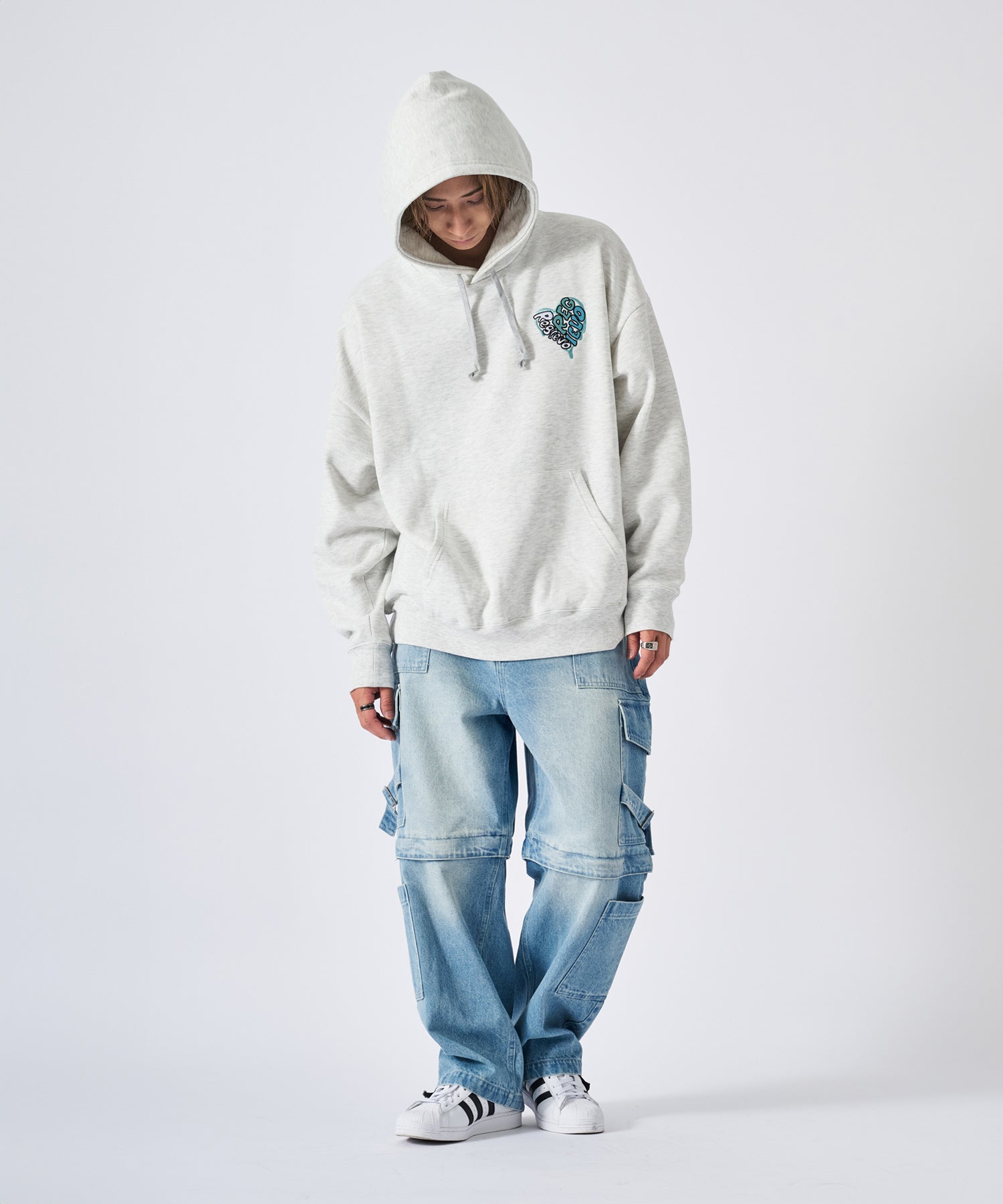 REGIEVO ハート刺繍パーカー