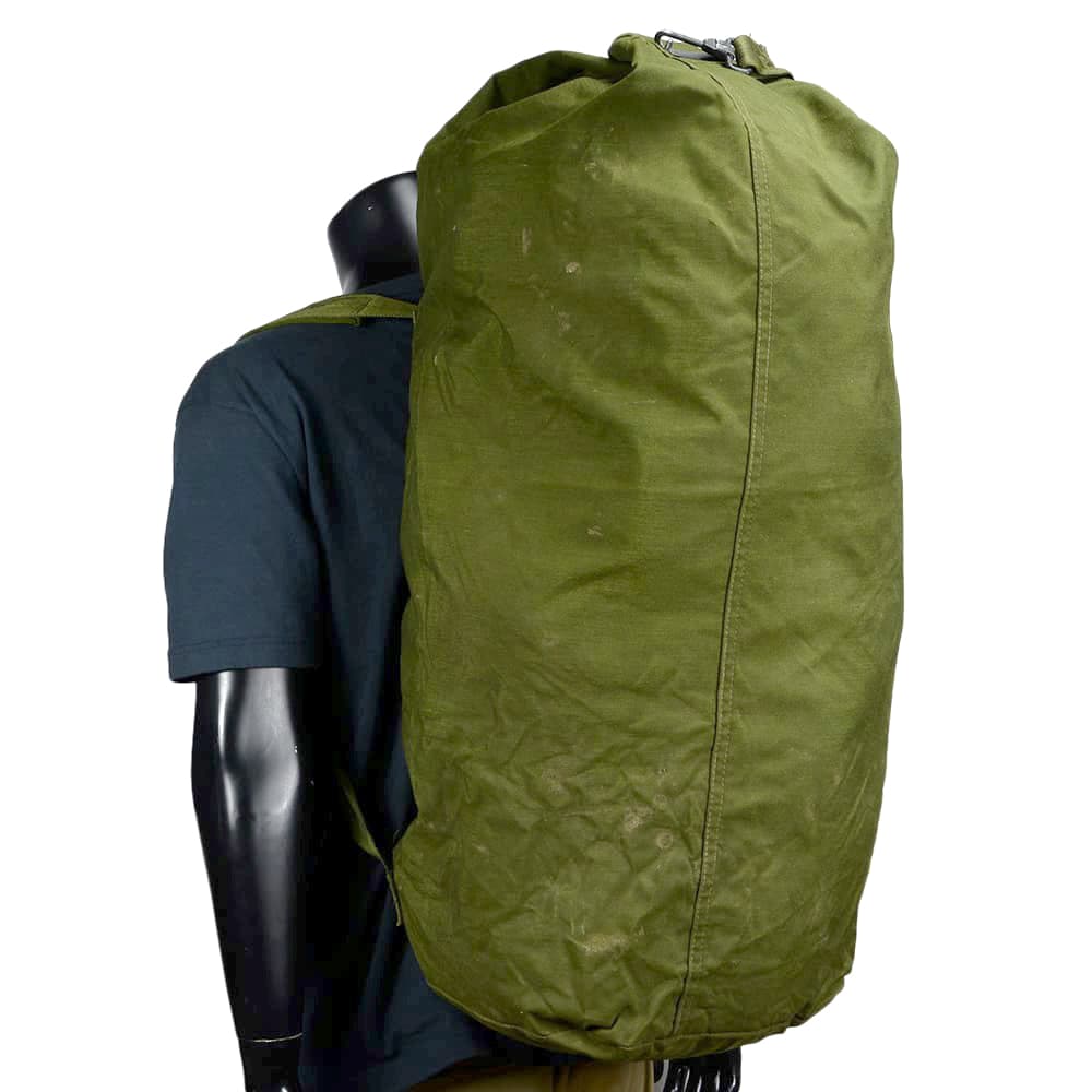 アメリカ軍放出品 ダッフルバッグ 約80L ナイロン生地 キャリング