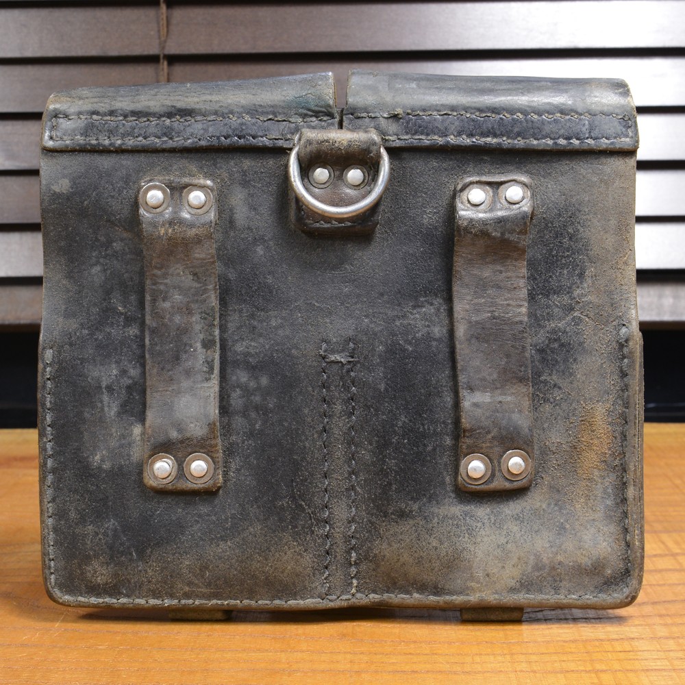 オーストリア軍放出品 ダブルマガジンポーチ レザー製 StG58用