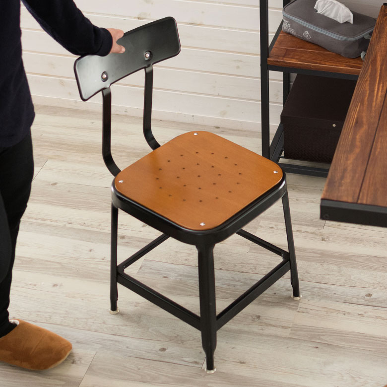 ⑦北欧レトロ マルニ木工 木製椅子 鋲打ちダイニングチェア ロビー