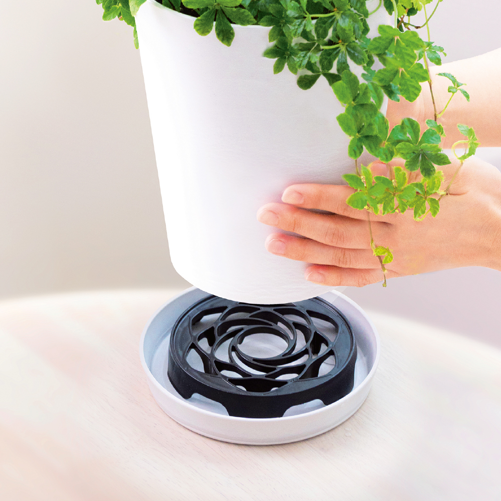 置くだけで通気・排水できるポットスタンド S | リッチェル公式ウェブ