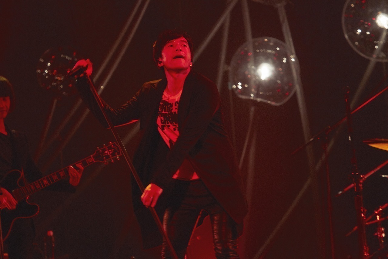 Mr.Children／武道館 2016.10.07 邦楽ライブレポート｜音楽情報サイト