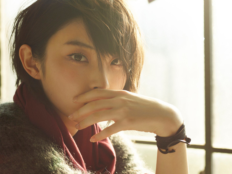 家入レオ 20 ジップパーカー Mサイズ 家入レオ 20 ジップパーカー Mサイズ