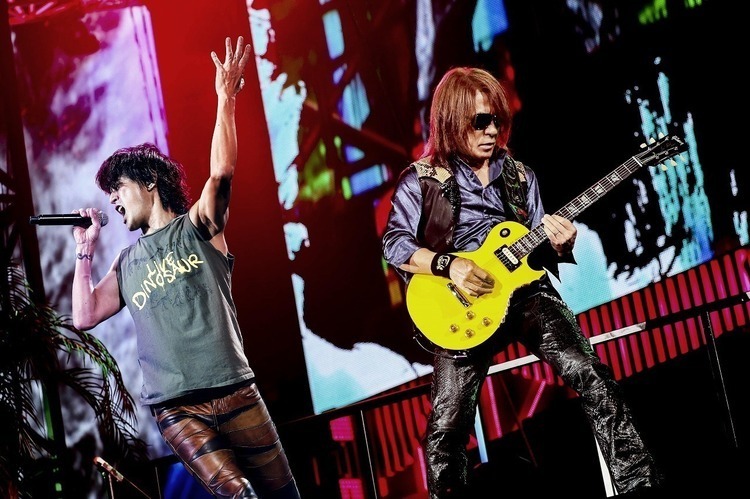 B'z 松本孝弘 稲葉浩志 ツアートラック2台 夜、昼、朝 #bz #fyop