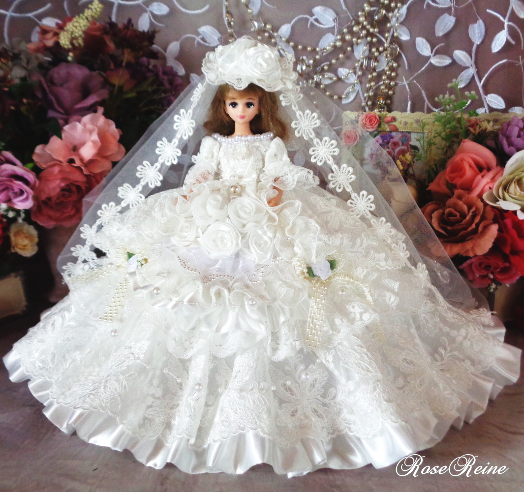 アンネローゼ王妃クラシカルモーブピンクの豪華フリルドールドレス