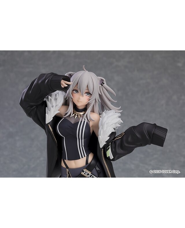 引き締まったお腹とスラリと伸びた足が素晴らしい！ホロライブ・獅白