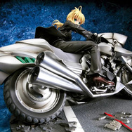 重厚なデザインのバイクを駆る姿が美しい……『Fate/Zero』よりセイバー