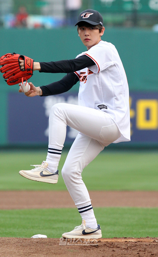 新品】EXO ベッキョン EXIST CREAMSODA ユニフォーム