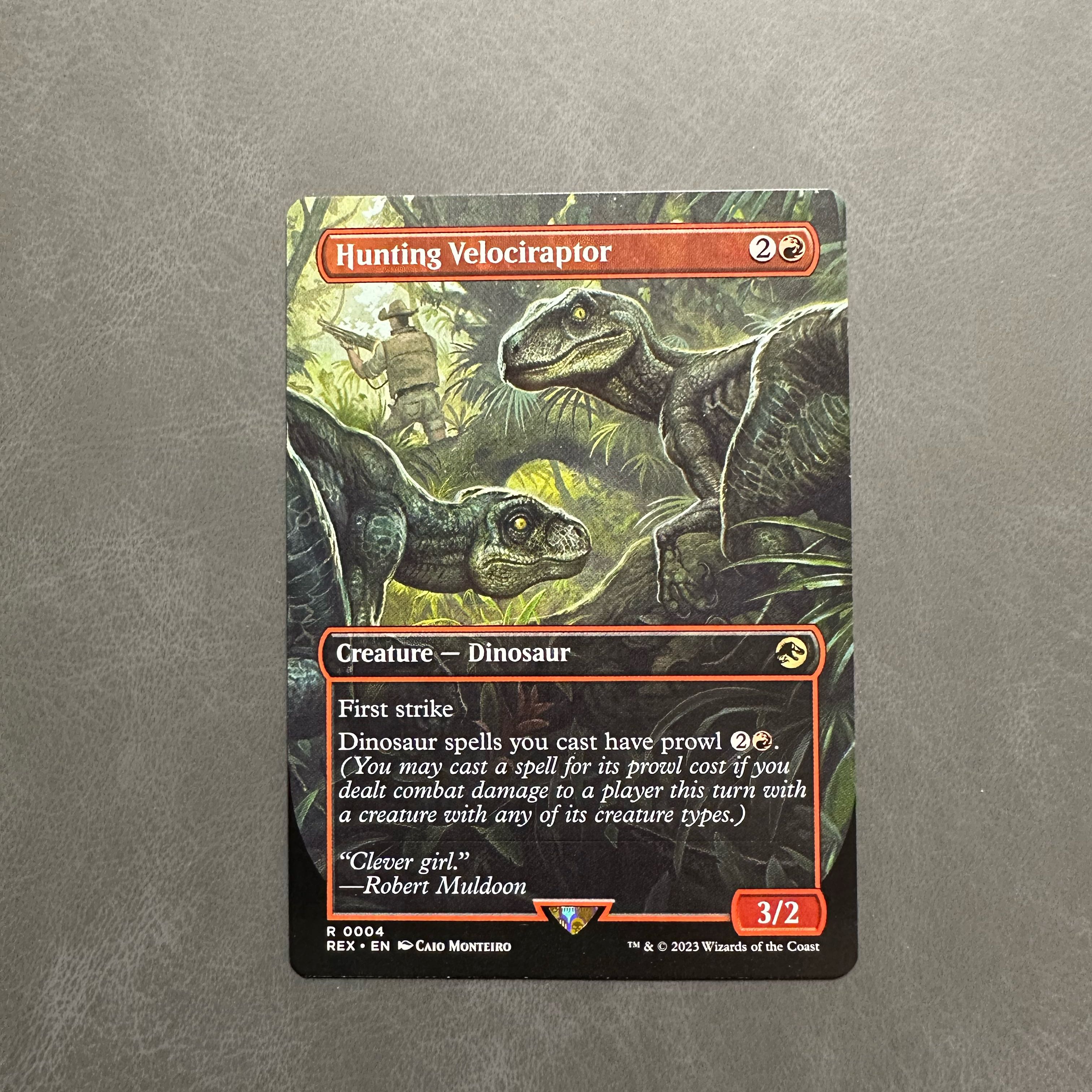 m8294 REX 004 foil 狩りをするヴェロキラプトル m8294 REX 004 foil