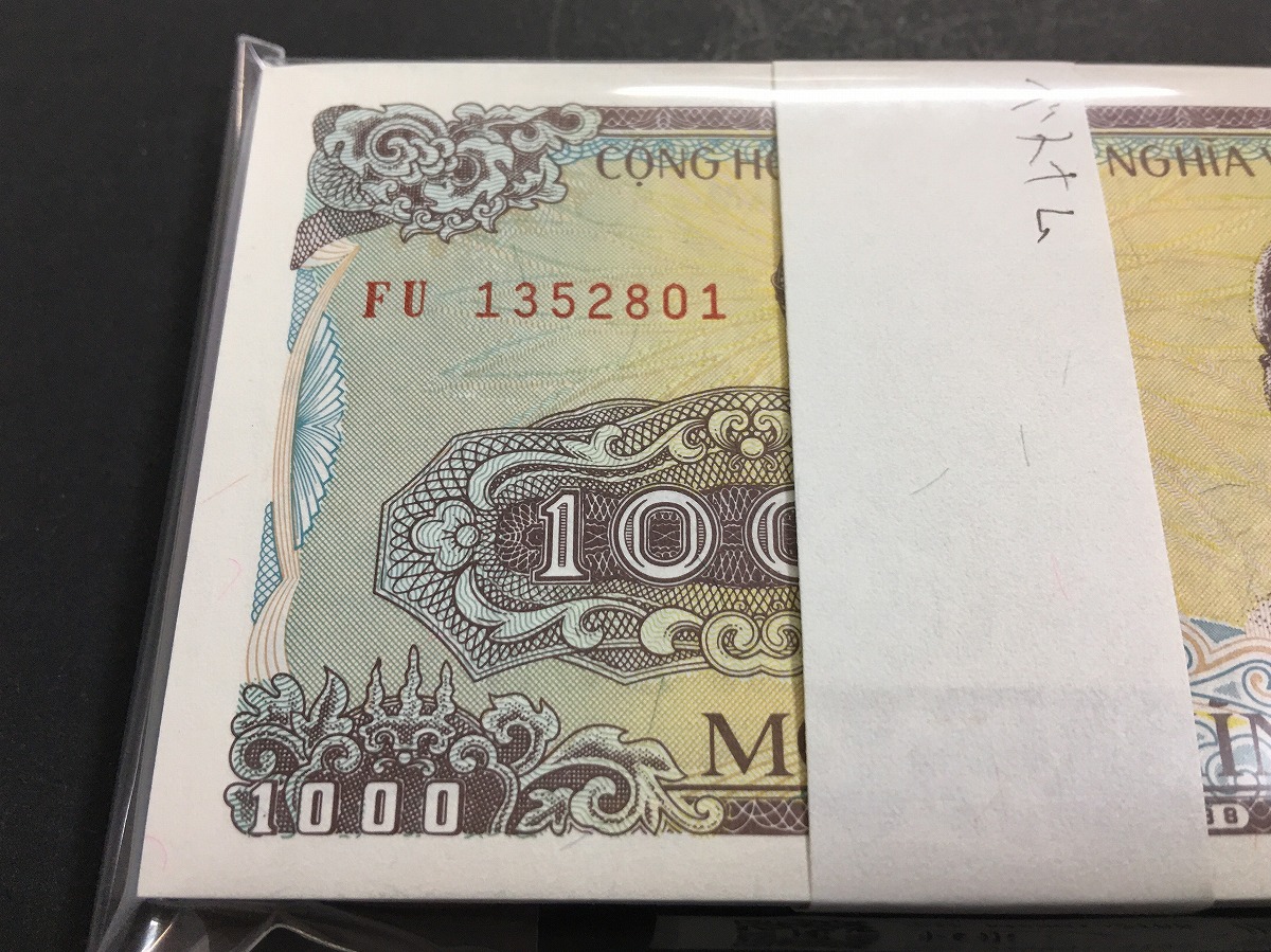 ベトナム紙幣 1000ドン 1988年銘 FU1352801～100枚束札 完全未使用