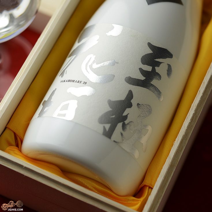 000000009512-01.jpg?size=m&w=