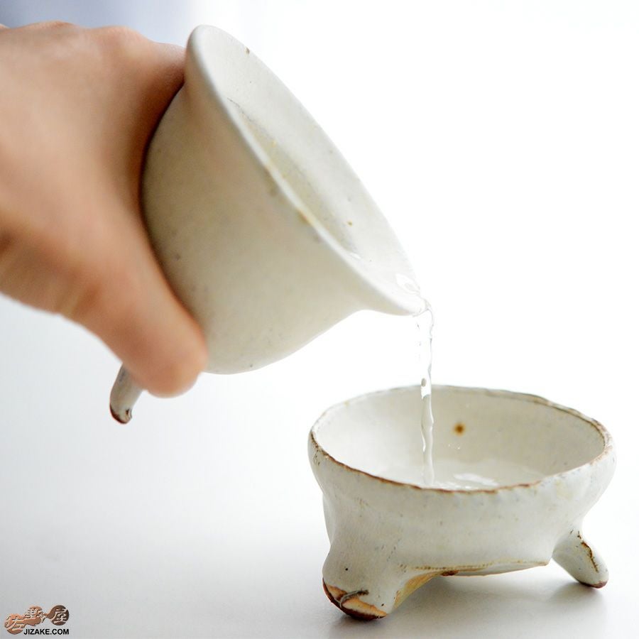 箱入】器のしごと 片口・盃セット クマ | 日本酒専門店 佐野屋 JIZAKE.COM