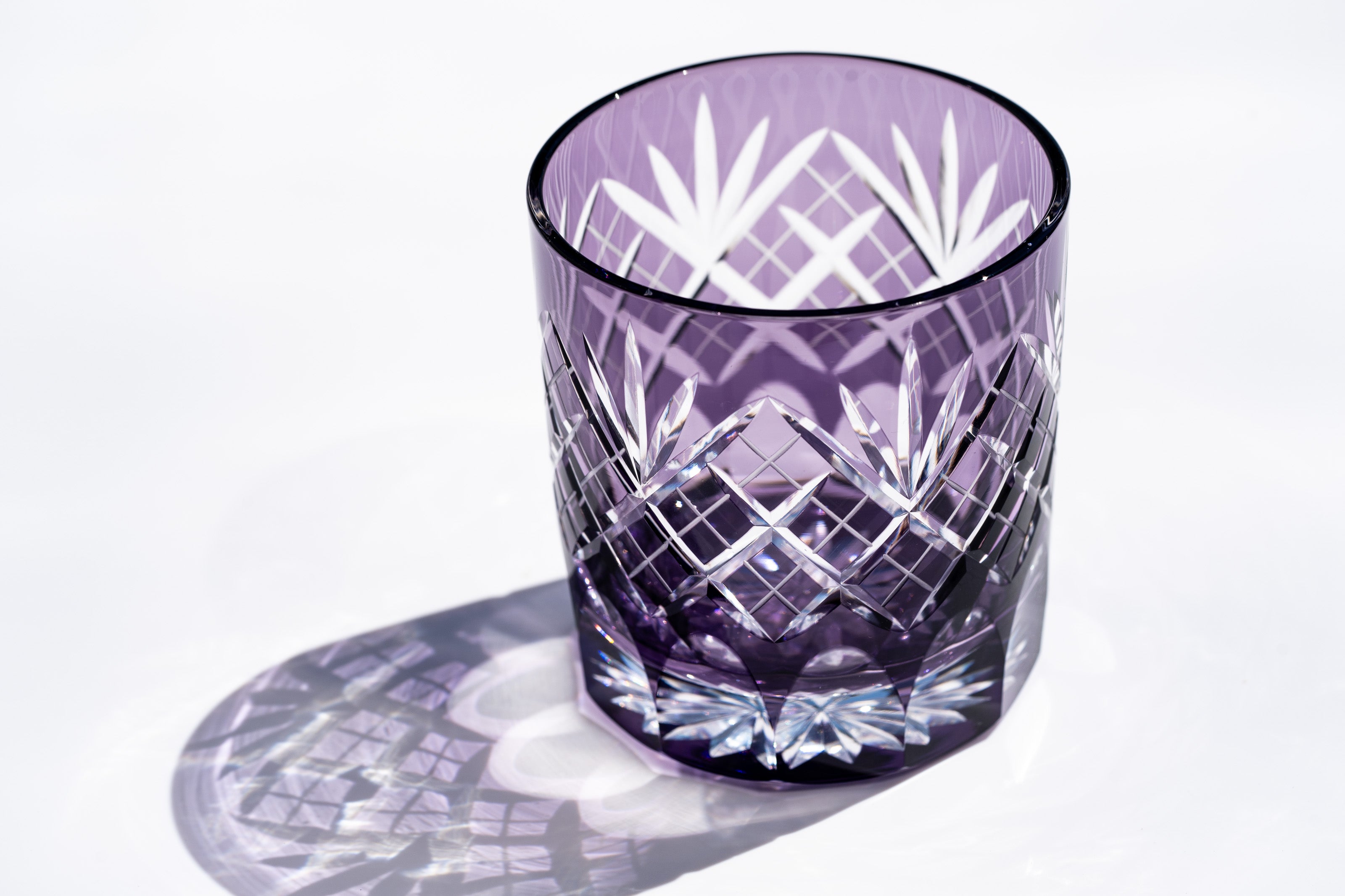 骨董 時代ガラス 紫色被せダイヤ綴り 大正浪漫 モダン切子 コップ